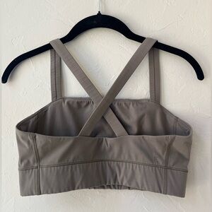 Everlane perform cross cross back sports bra (Olive)